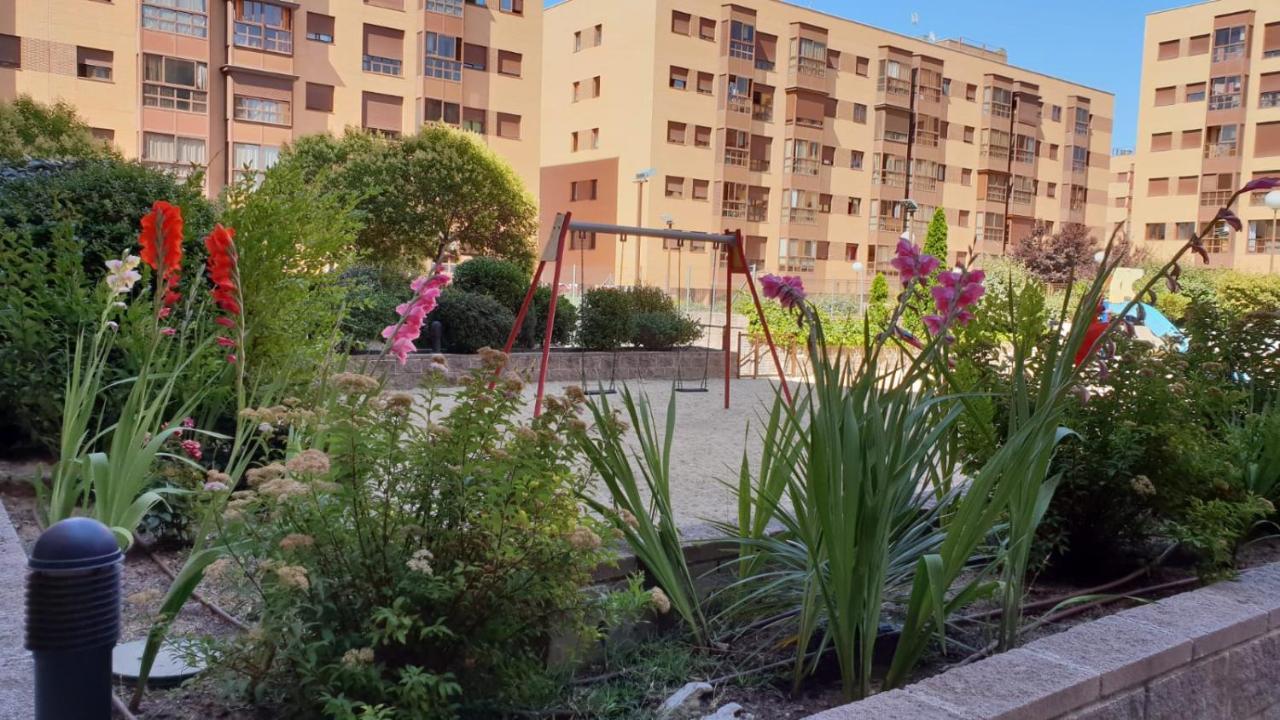 Apartment Madrid Barajas Exterior photo