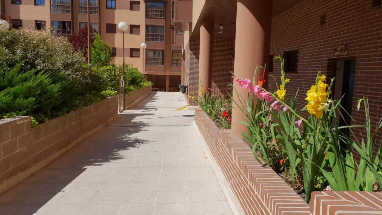 Apartment Madrid Barajas Exterior photo